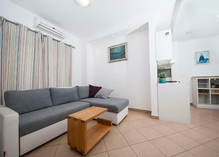 Makarana * Макарська