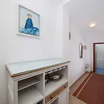 Appartement Makarana *