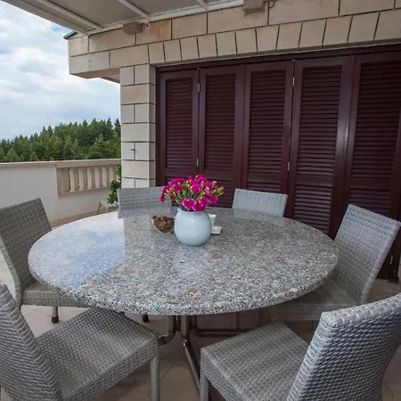 Apartment Makarana *