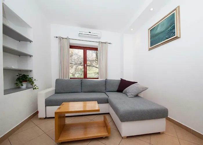 Apartment Makarana *