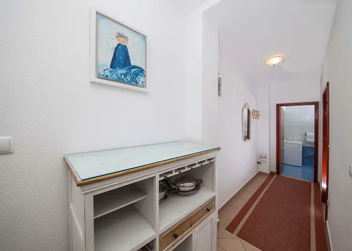 Apartment Makarana *